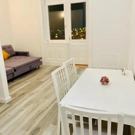 Apartment Over The Danube Budapest
